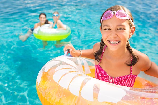 night pool party ideas for teenagers