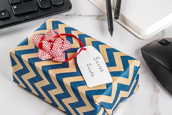 45 Secret Santa Gift Ideas In Singapore Under $30 For Your Colleagues