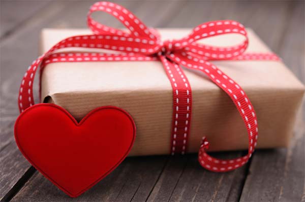 Be Mine Valentine's Day Gift Basket - Box (Small) - Walmart.com